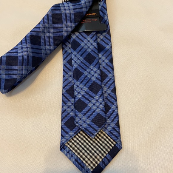 2 Ben Sherman slim ties. - Picture 8 of 10